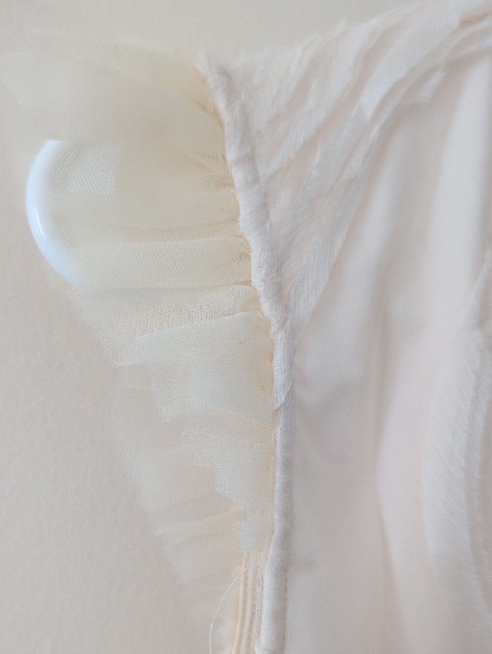 Commense Cream Ruffled Neck Sleeveless Top - Size M | Day Evening Event Summer - Picture 8 of 10